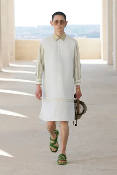 Look 26